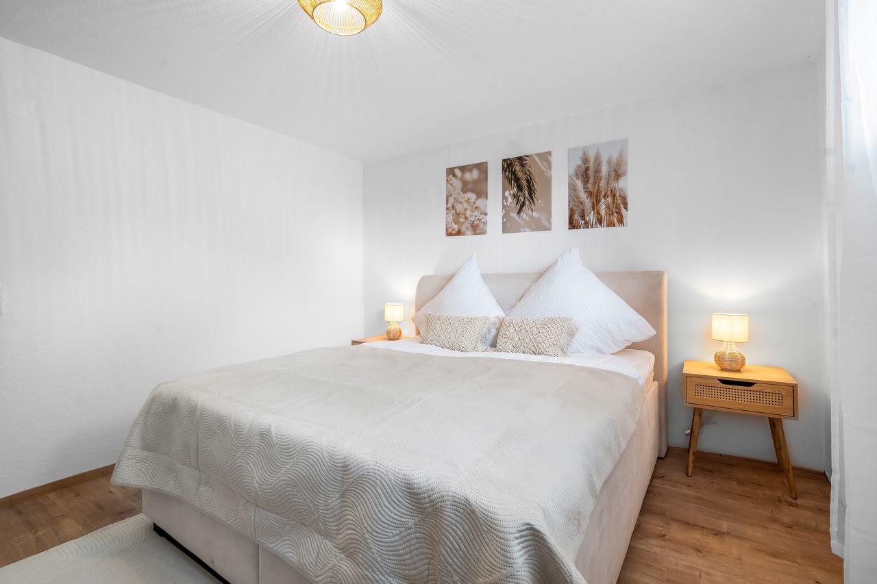 Schlafzimmer, Ferienwohnung am Edersee · Kamin & 2 Schlafzimmer