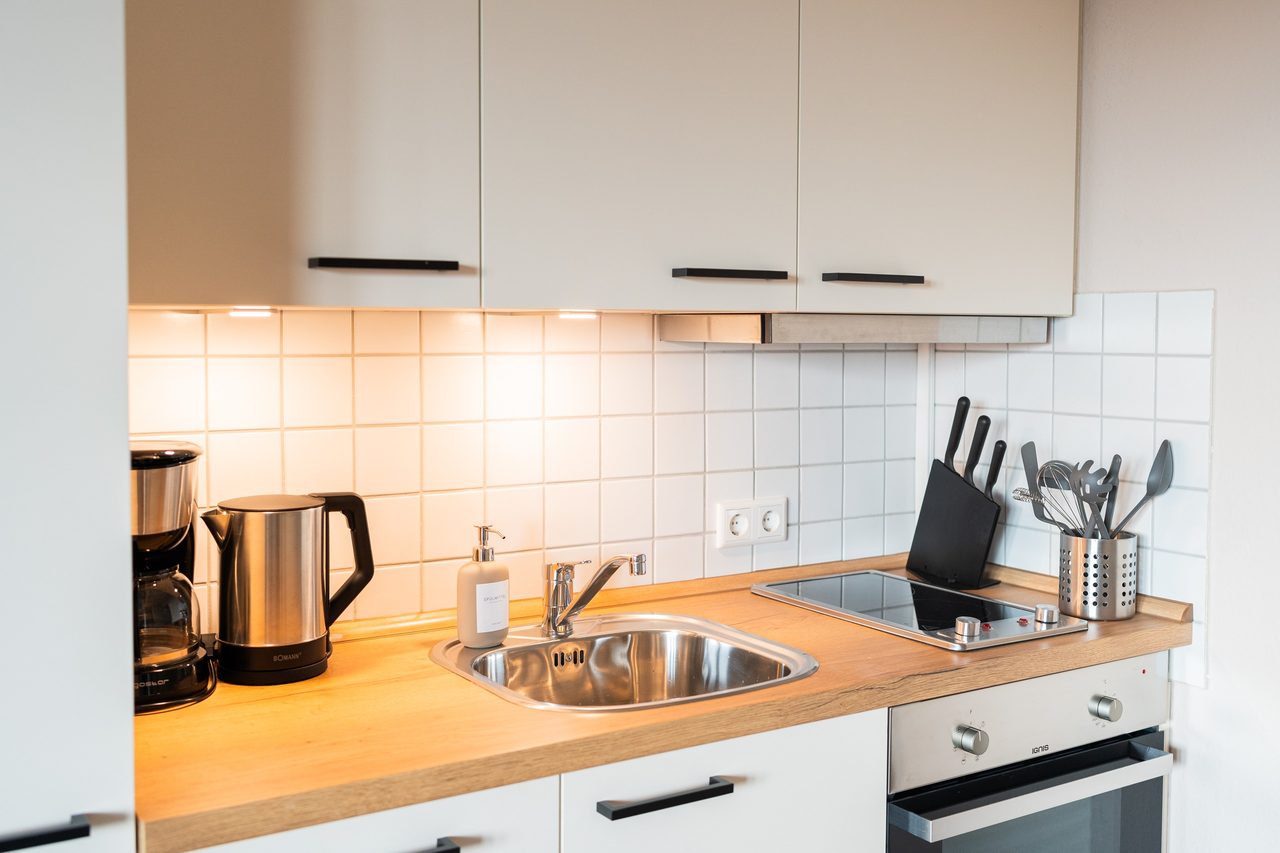 Ferienwohnung Nordseeküste Cuxhaven, voll ausgestattete Küche, Bild 10
