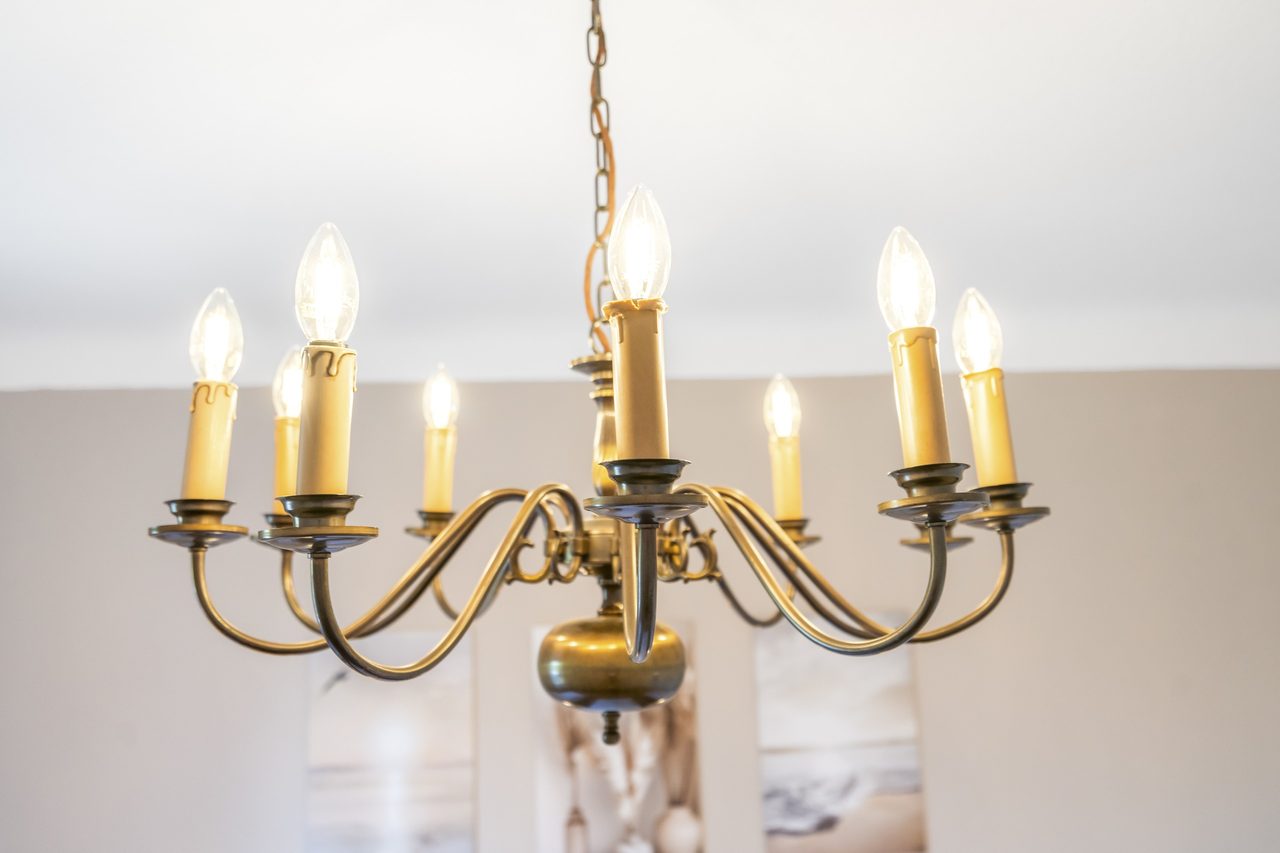 Kronleuchter mit Kerzenlampen